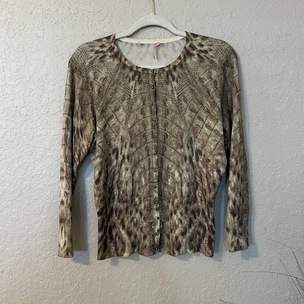 Gianni bini animal print button up sweater l
